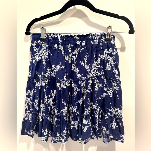 Dresses & Skirts - Skirt